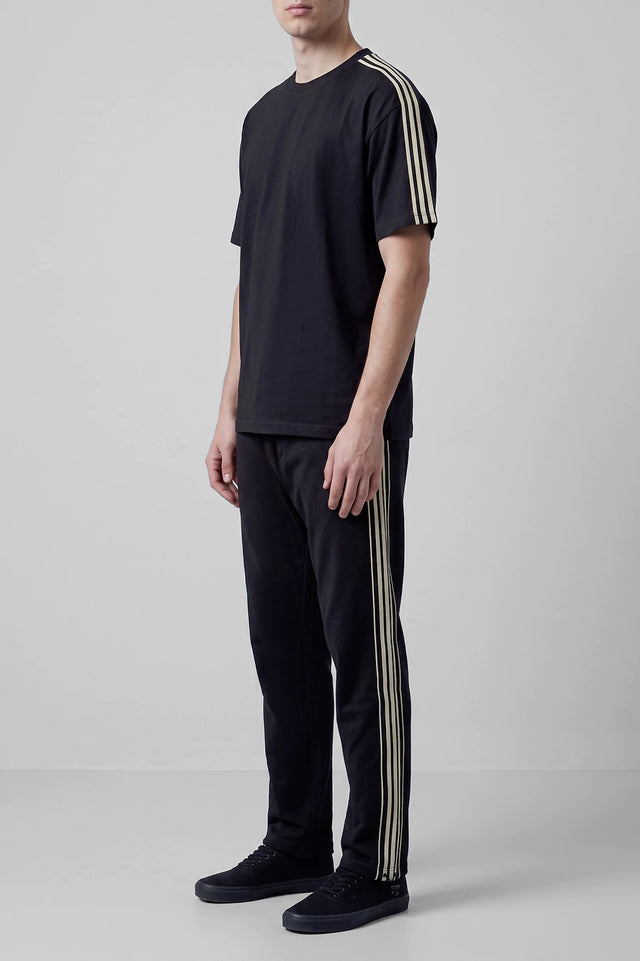 Basic T-Shirt