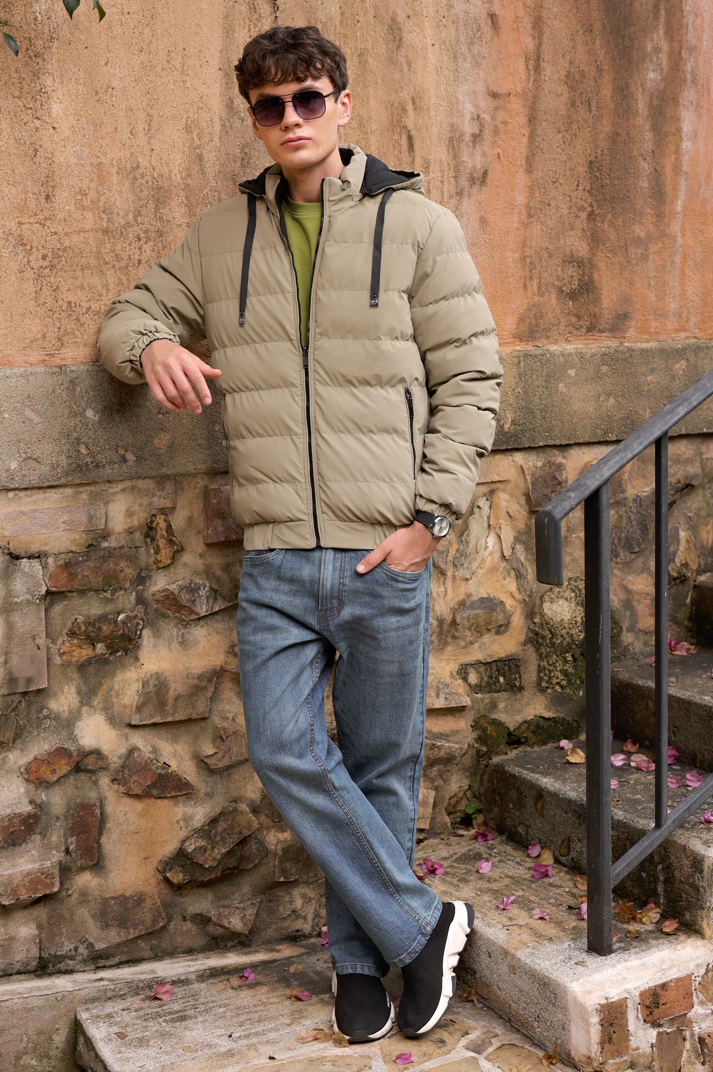 Mens jackets with hood in Pakistan